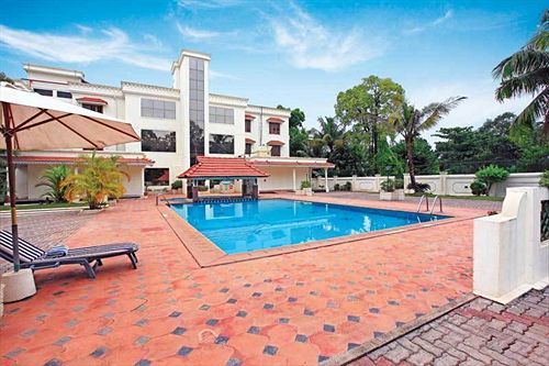 Hotel Quality Airport 3*