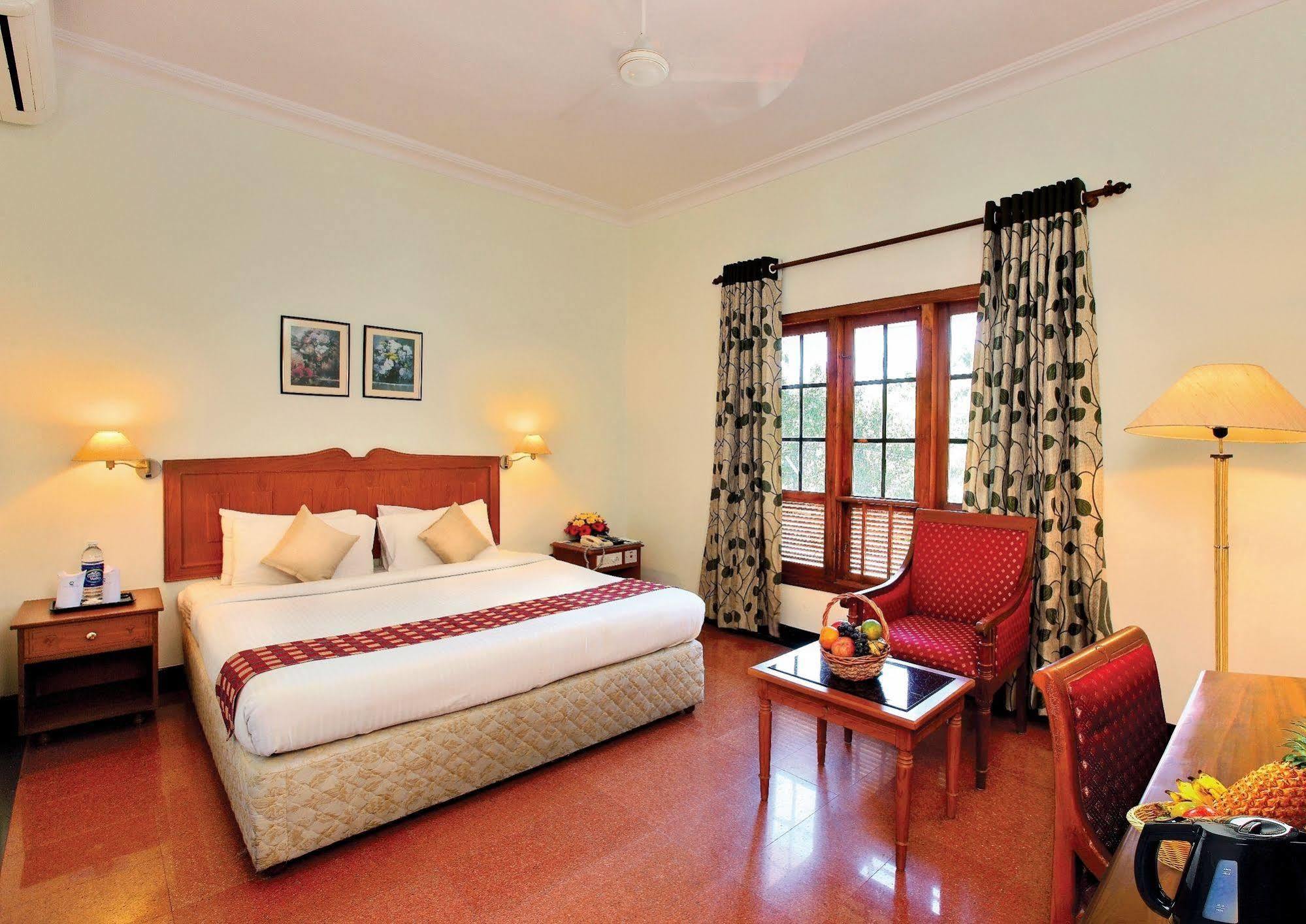 Hotel Quality Airport 3*