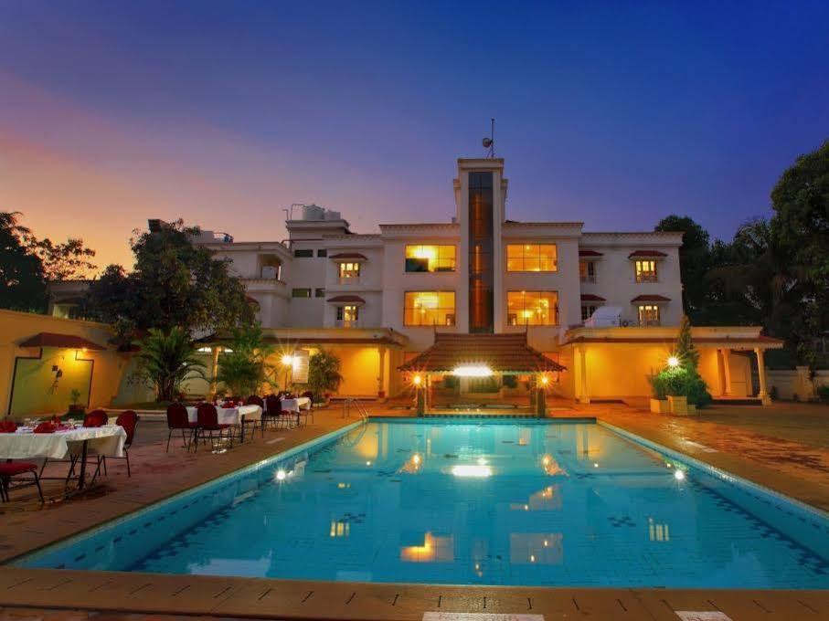 Quality Airport Hotel Nedumbassery