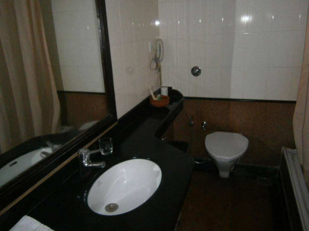 Quality Airport 3*